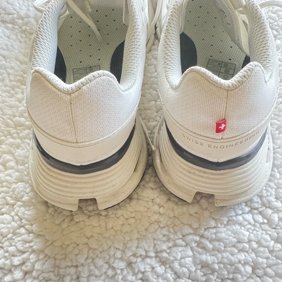 On cloud white women’s running shoes size 7 - Picture 7 of 7